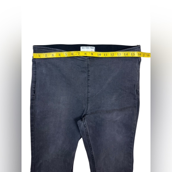 We The Free Dark Gray Flare Jeans Size 32. - Picture 15 of 16